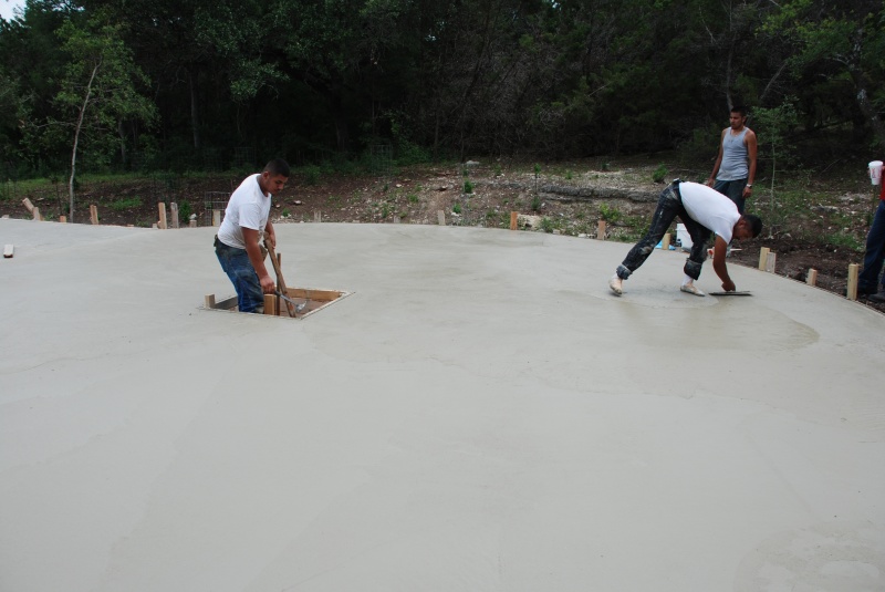 2010/05(May)/Firepit construction/800x600_2010-05-29-74 Firepit Construction.jpg